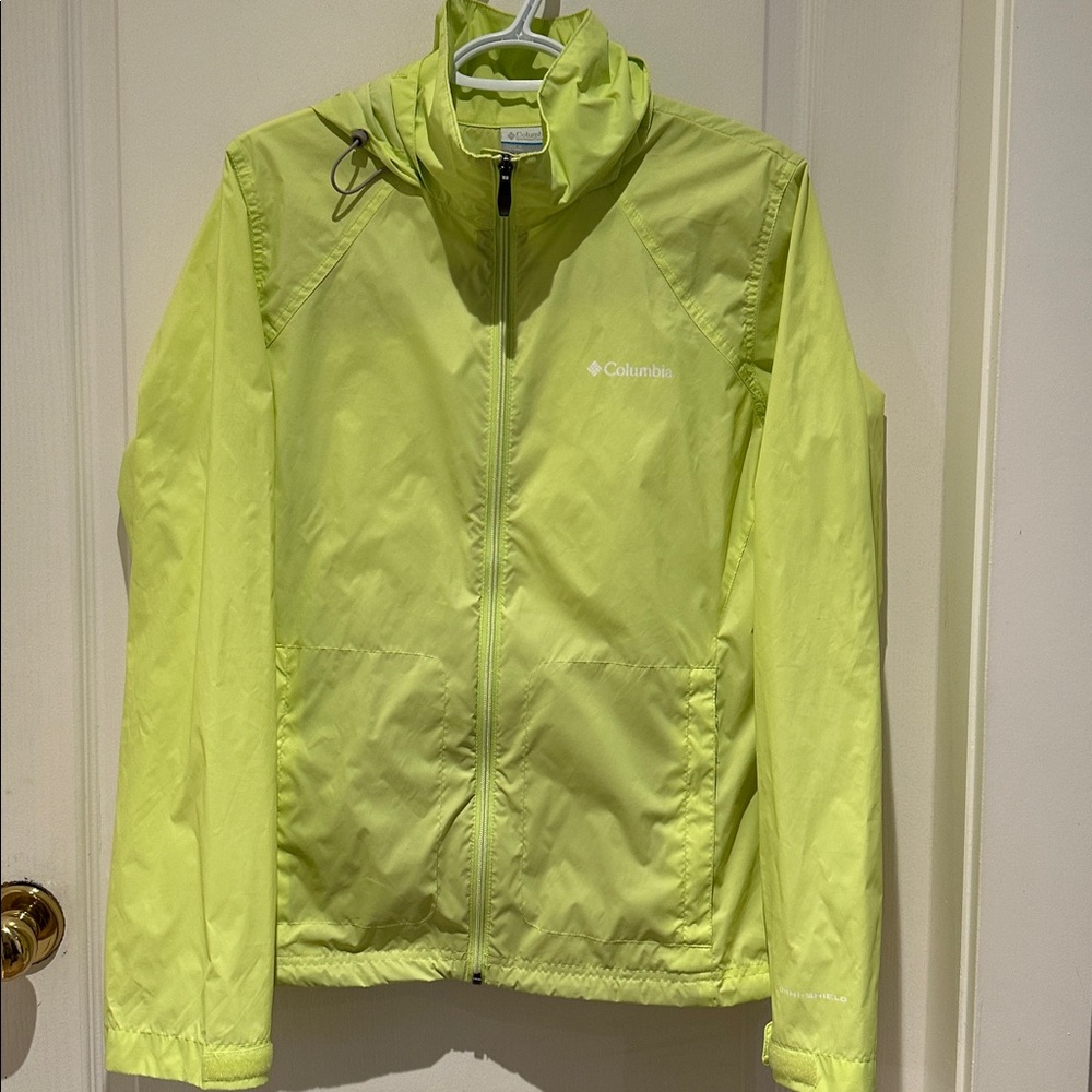 Women’s Columbia rain jacket